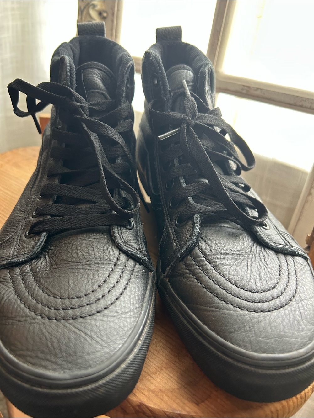 Vans Men's Sk8-Hi Leather High-Top Sneakers - Black men's 9 women's 10.5 Retro - Picture 2 of 12